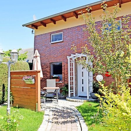 Ferienhaus Zum Hafen In Altefaehr ภายนอก รูปภาพ