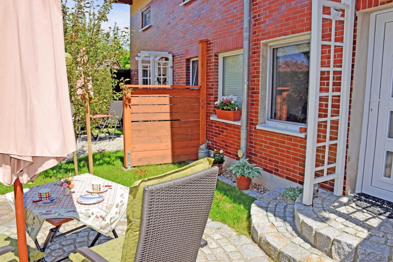 Ferienhaus Zum Hafen In Altefaehr ภายนอก รูปภาพ
