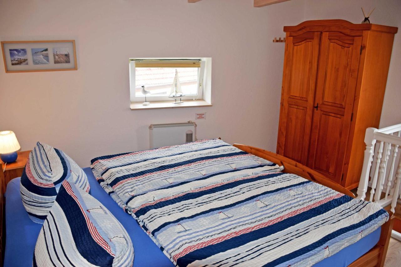 Ferienhaus Zum Hafen In Altefaehr ภายนอก รูปภาพ