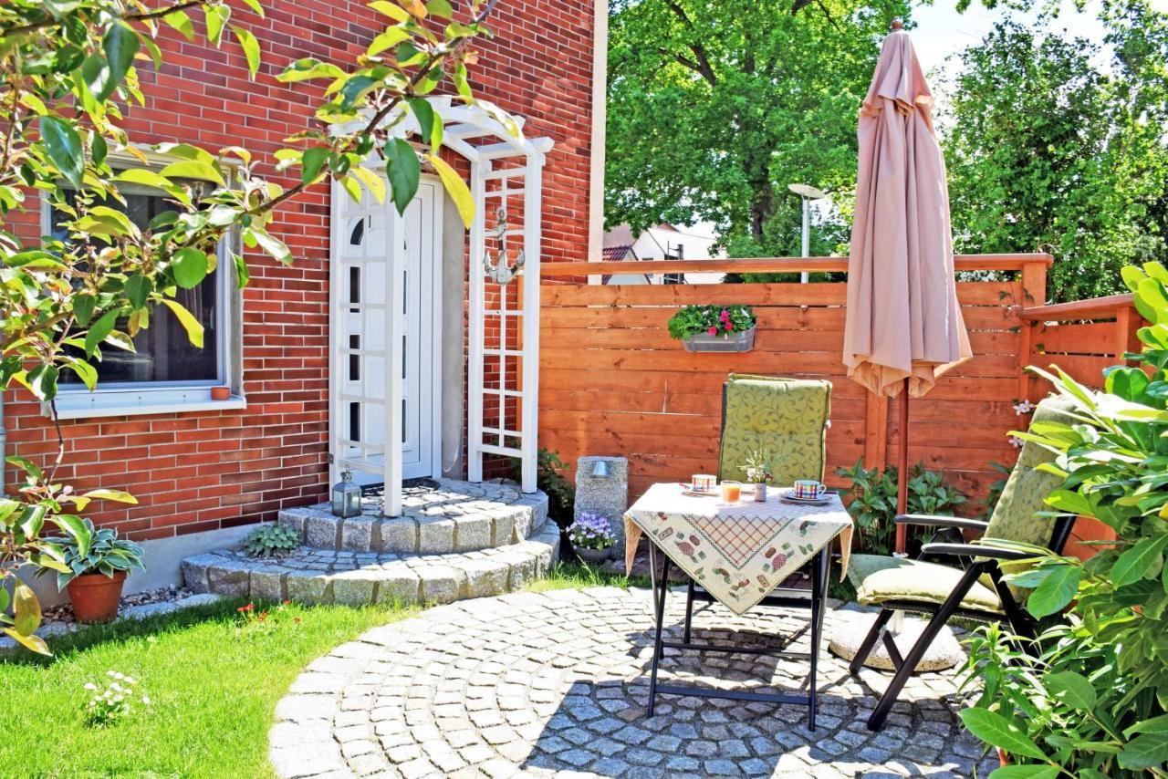 Ferienhaus Zum Hafen In Altefaehr ภายนอก รูปภาพ