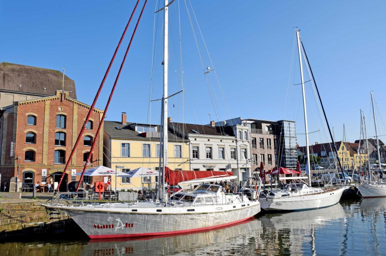 Ferienhaus Zum Hafen In Altefaehr ภายนอก รูปภาพ